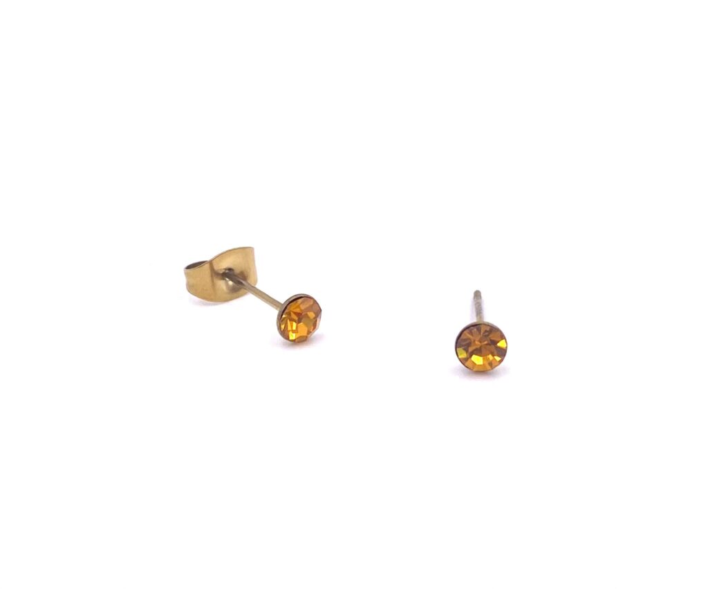 Lea 040016, oorsteker, Oker Steentje